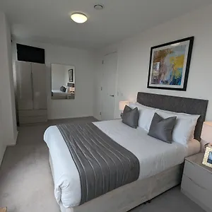 millharbour-apartments-by-charles-hope.brighton-hotels-england.com/