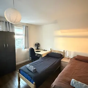  Apartment Upton Park - House